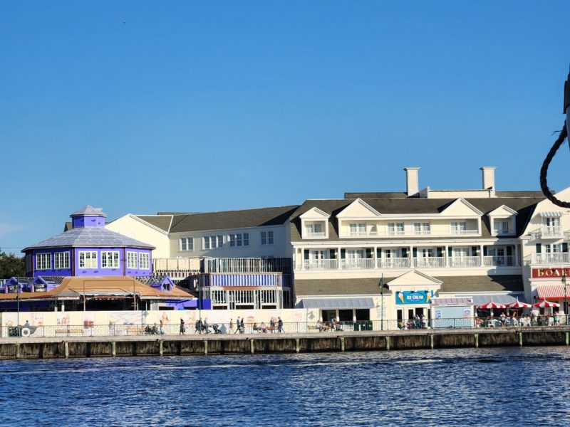 Boardwalk from Crescent Lake